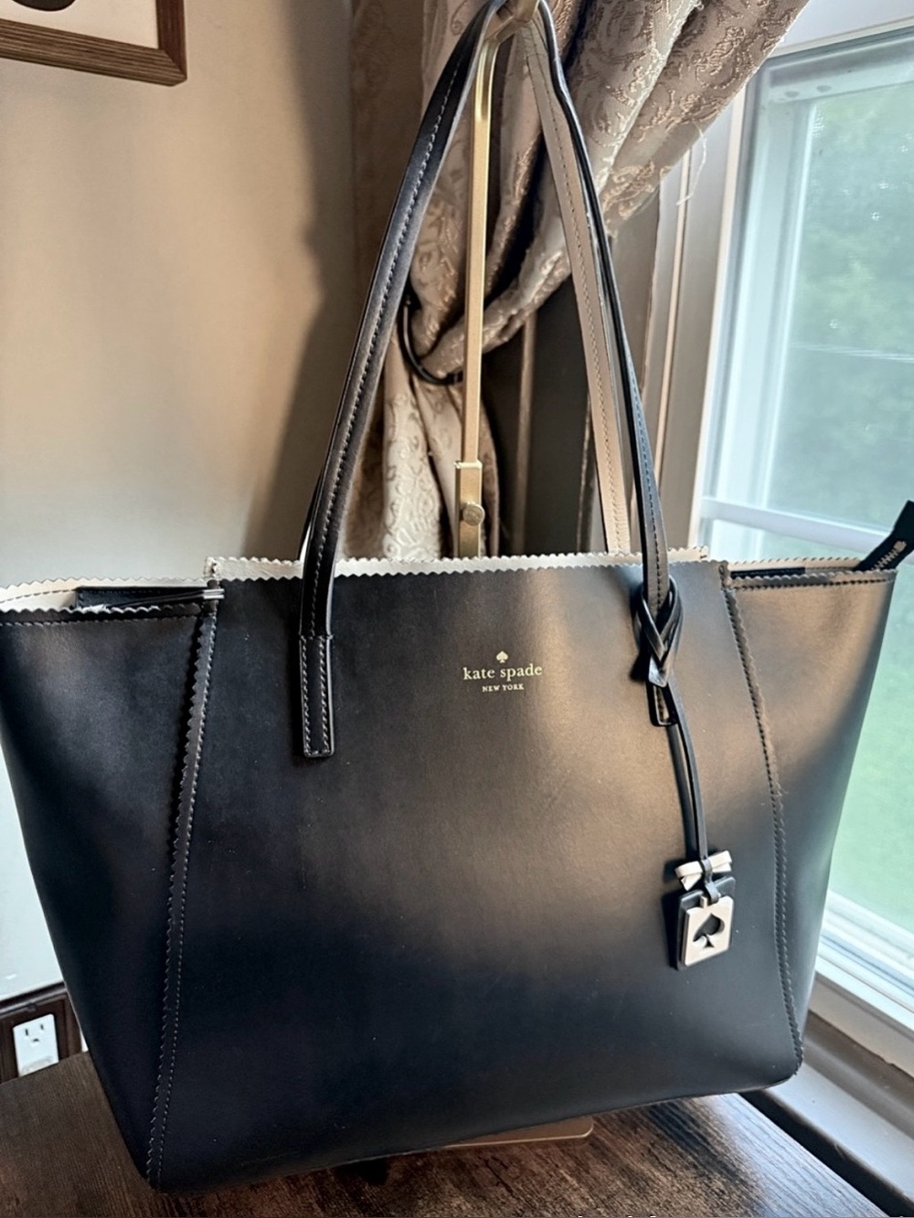 Kate Spade Lily Avenue Carrigan Black Leather Scalloped Tote Bag Charm EUC